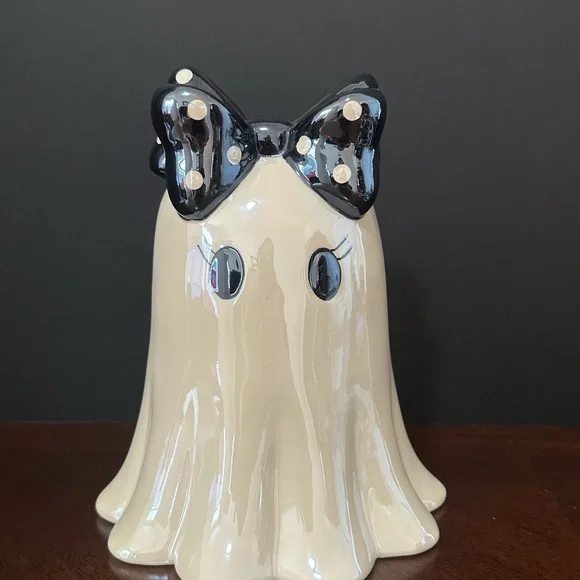 ⭐️ Free Standing Halloween Ghost with Navy Blue Bow that has polka dots on it. - Picture 2 of 4